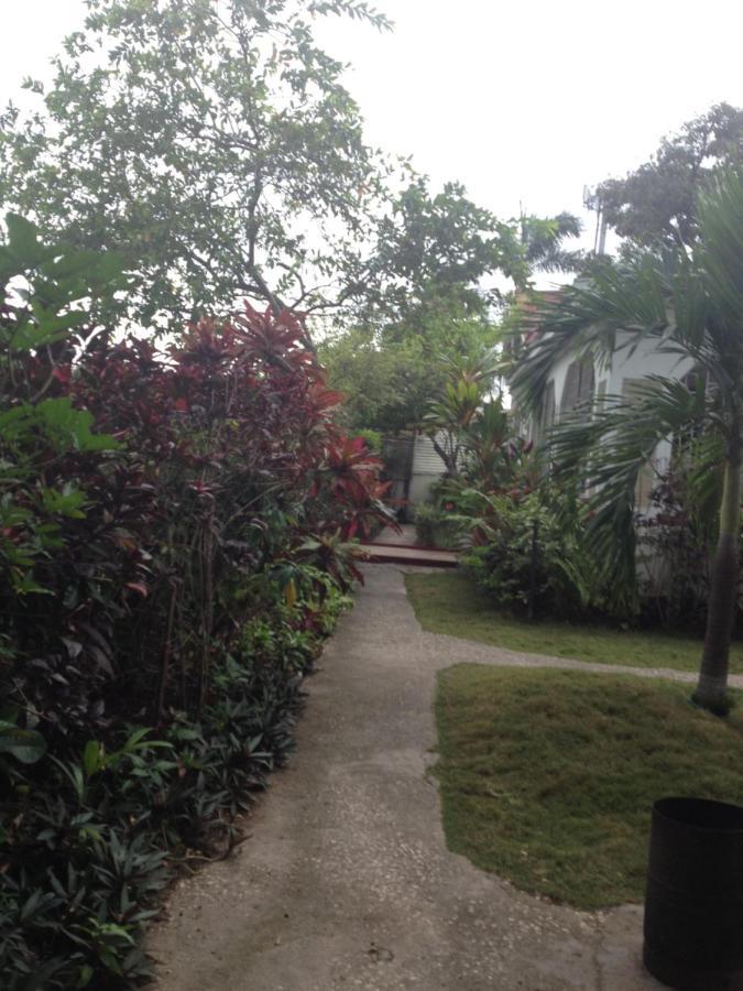 15 Min From The Airport In Kingston Jamaica Apartamento Exterior foto