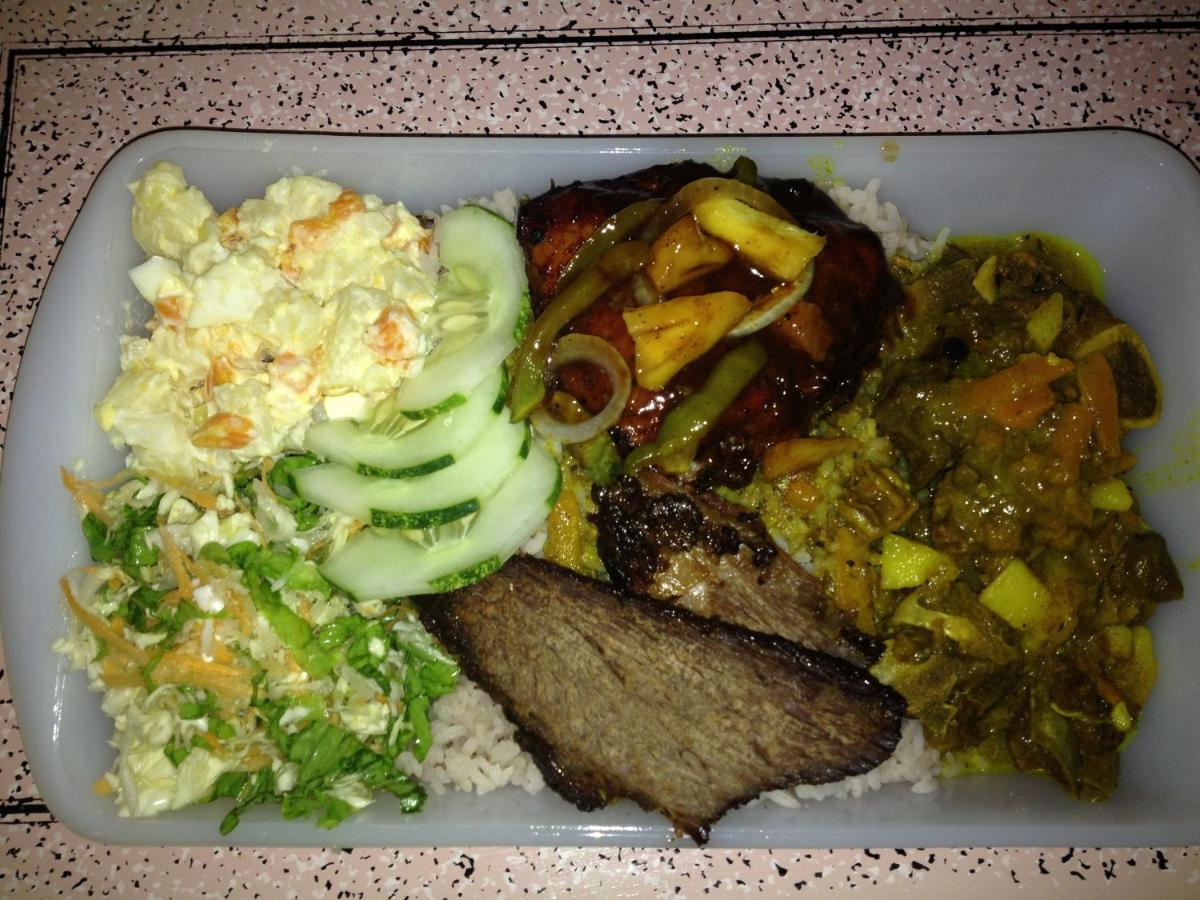 15 Min From The Airport In Kingston Jamaica Apartamento Exterior foto