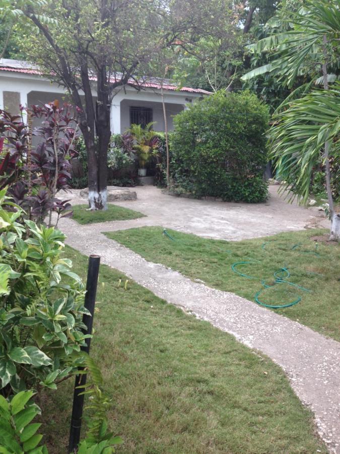 15 Min From The Airport In Kingston Jamaica Apartamento Exterior foto